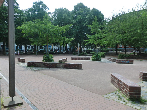 Hier sieht man unseren großen Schulhof. 